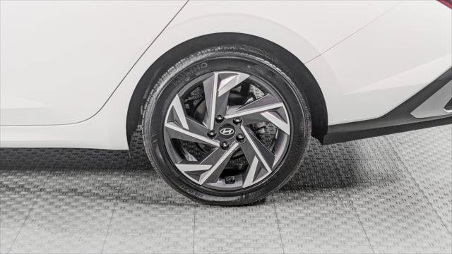 Used 2025 Hyundai Elantra Sport FWD image 33