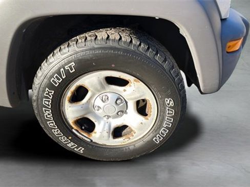 Used 2003 Jeep Liberty Sport image 22