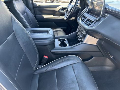 Certified 2021 GMC Yukon XL SLT w/ SLT Luxury Package AWD/4WD image 12