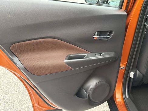 Used 2023 Nissan Kicks SR FWD image 12