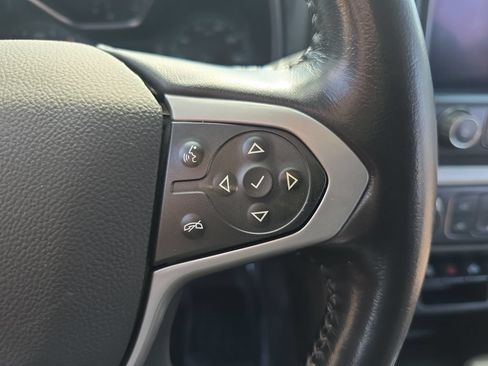 Certified 2022 Chevrolet Colorado LT w/ Luxury Package AWD/4WD image 18