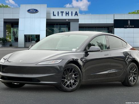 Used 2025 Tesla Model 3 image 1