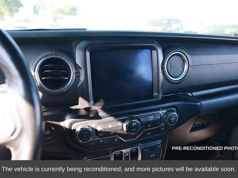 Used 2023 Jeep Wrangler Unlimited Sahara w/ Cold Weather Group image 17