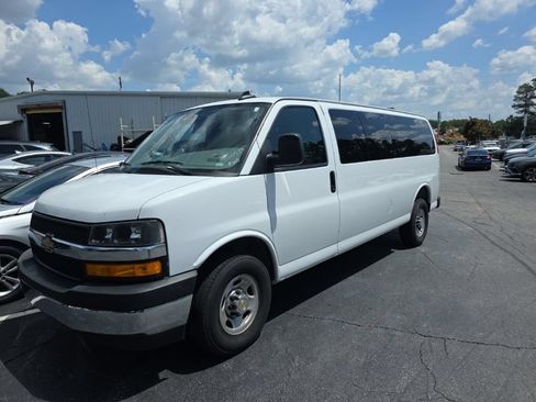 Used 2025 Chevrolet Express 3500 LT w/ LT Preferred Equipment Group RWD image 1