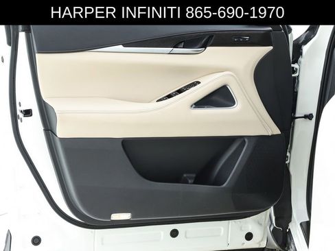 Used 2023 INFINITI QX60 Sensory w/ Vision Package AWD/4WD image 19