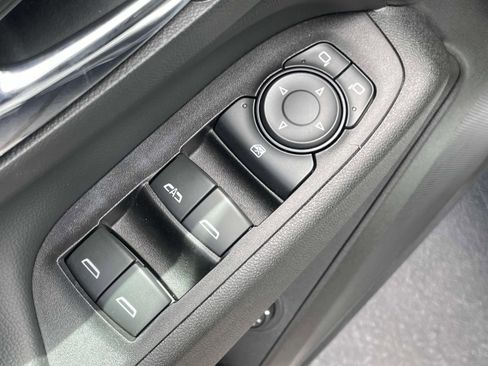 Used 2018 Chevrolet Equinox LT FWD image 18