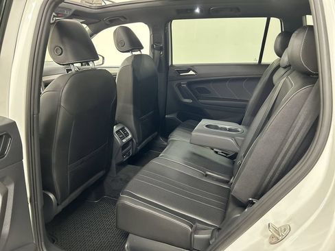 Certified 2022 Volkswagen Tiguan SE R-Line AWD/4WD image 20