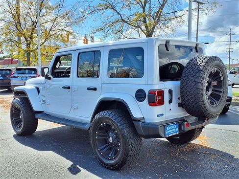 Used 2019 Jeep Wrangler Unlimited Sahara image 8