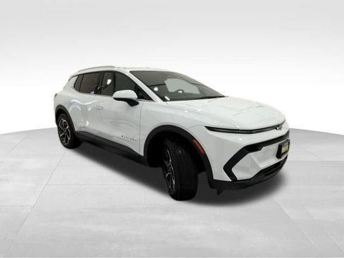 New 2026 Chevrolet Equinox EV LT image 7