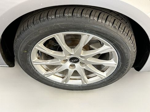 Used 2023 Audi A4 2.0T Premium w/ Convenience Package image 11