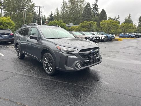 Used 2025 Subaru Outback Onyx Edition AWD/4WD image 3