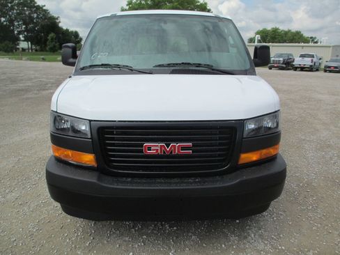 New 2026 GMC Savana 2500 w/ Driver Convenience Package RWD image 10