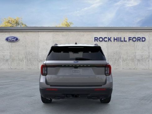 New 2026 Ford Explorer Active RWD image 7