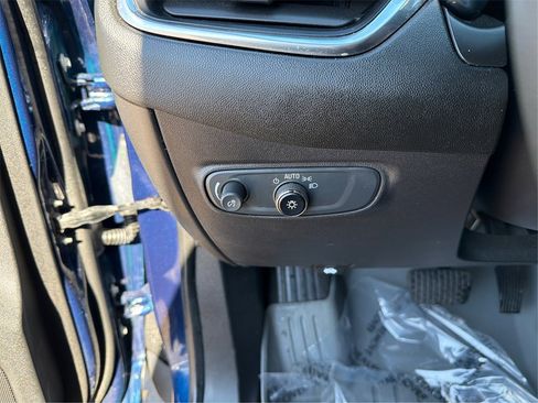 Used 2022 Chevrolet Equinox LS image 18