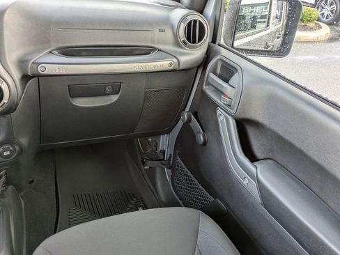 Used 2015 Jeep Wrangler Unlimited Sport image 16