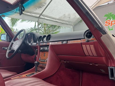Used 1987 Mercedes-Benz 560 SL image 28