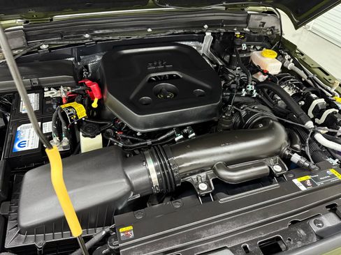 Used 2024 Jeep Wrangler Unlimited Sport image 57