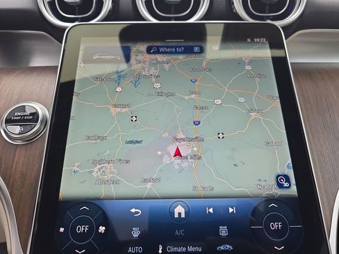 Certified 2025 Mercedes-Benz GLC 300 4MATIC image 25