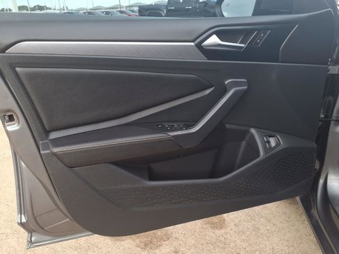 Used 2024 Volkswagen Jetta SE FWD image 26