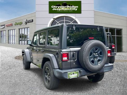 Used 2022 Jeep Wrangler Unlimited Sport AWD/4WD image 8