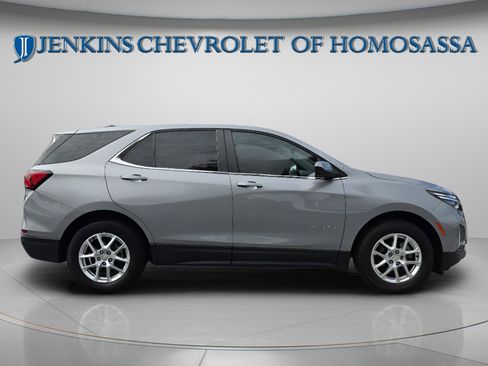 Used 2024 Chevrolet Equinox LT FWD image 3