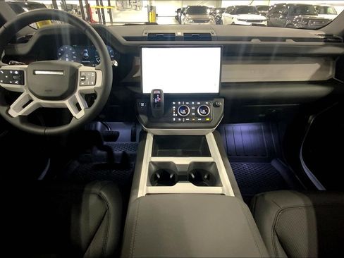 New 2026 Land Rover Defender 110 X-Dynamic SE image 5