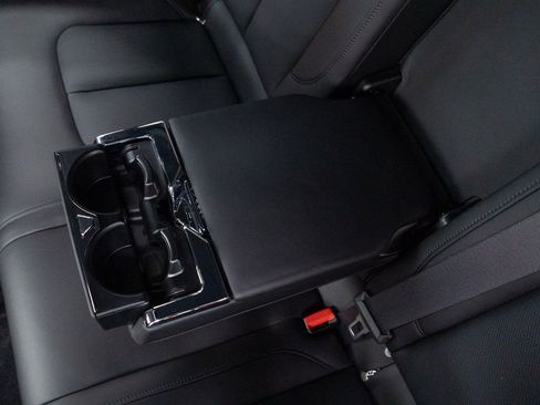 Used 2026 Rolls-Royce Cullinan AWD/4WD image 28