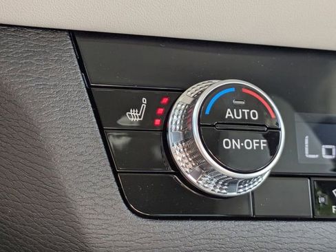 New 2026 Mitsubishi Outlander SE image 24