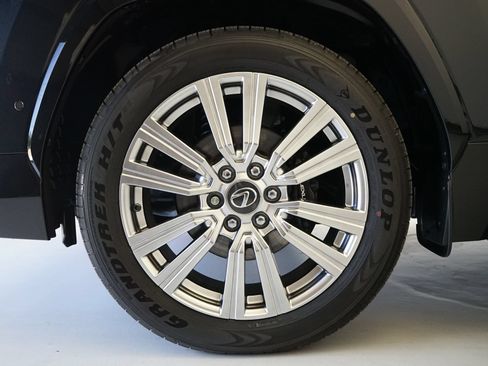 Used 2026 Lexus LX 700h Ultra Luxury w/ Accessory Package (Z1) AWD/4WD image 42