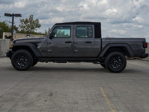 Used 2024 Jeep Gladiator Sport image 4
