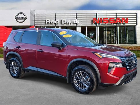 Certified 2025 Nissan Rogue S image 4