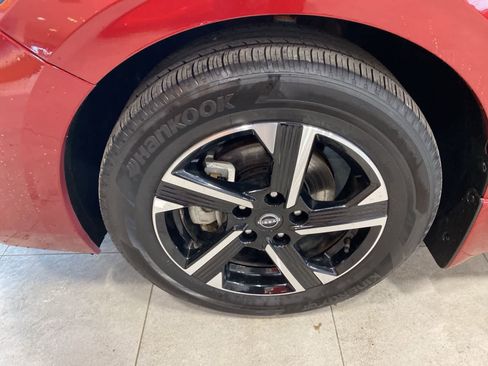 Used 2025 Nissan Sentra SV image 9