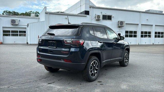 Certified 2024 Jeep Compass Trailhawk w/ Trailhawk Elite Group AWD/4WD image 6