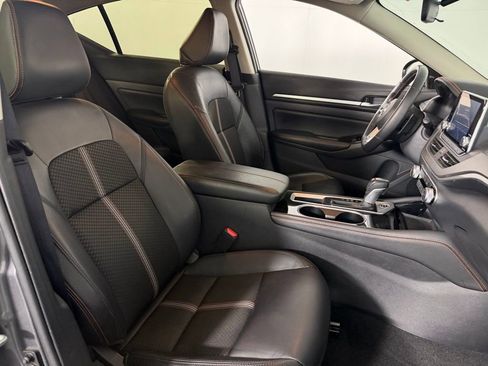 Used 2025 Nissan Altima 2.5 SR FWD image 31