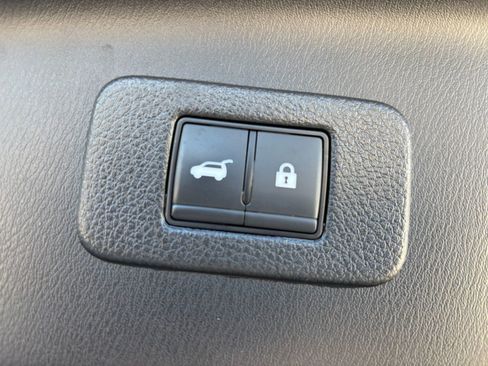 Used 2023 Nissan Armada SL image 33