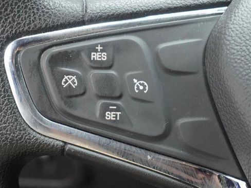 Used 2018 Chevrolet Cruze LT w/ Convenience Package FWD image 23