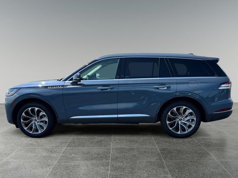 New 2025 Lincoln Aviator Reserve w/ Illumination Package AWD/4WD image 3