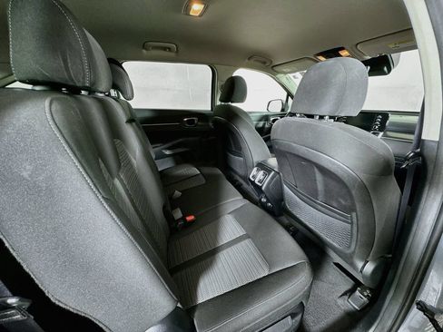 Used 2023 Kia Sorento LX AWD/4WD image 26