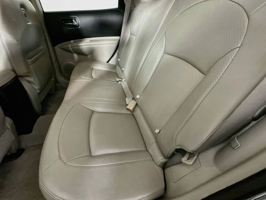 Used 2010 Nissan Rogue SL w/ Leather Pkg FWD image 4