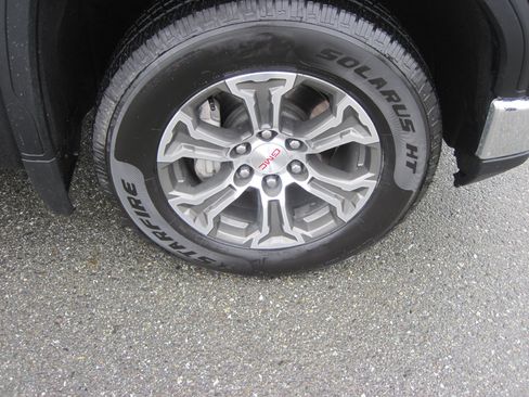 Used 2025 GMC Sierra 1500 SLT AWD/4WD image 3