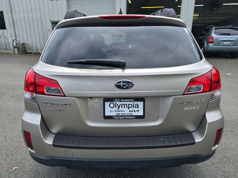 Used 2014 Subaru Outback 2.5i Premium w/ Moonroof Package image 5