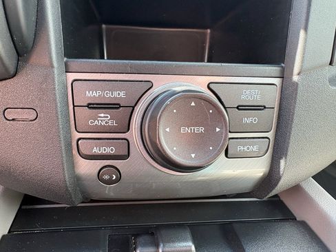 Used 2012 Honda Pilot Touring image 19