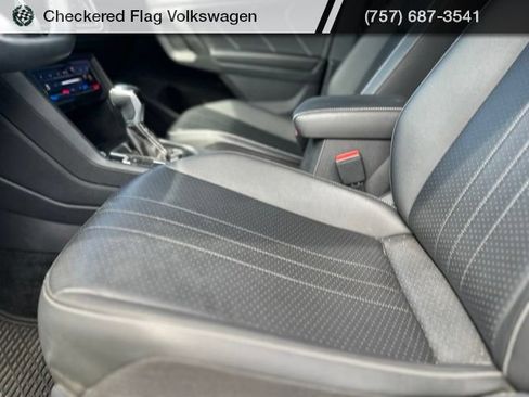 Used 2024 Volkswagen Tiguan SE AWD/4WD image 23