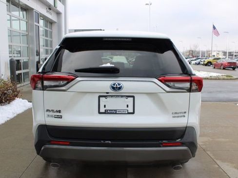 Used 2019 Toyota RAV4 Limited image 7