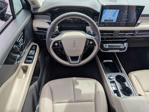 Used 2023 Lincoln Corsair FWD w/ Equipment Group 101A image 11