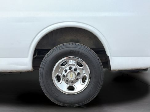 Used 2012 Chevrolet Express 3500 LT w/ LT Preferred Equipment Group RWD image 28