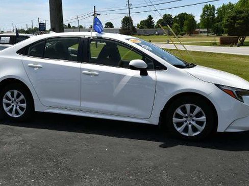 Used 2023 Toyota Corolla LE FWD image 2