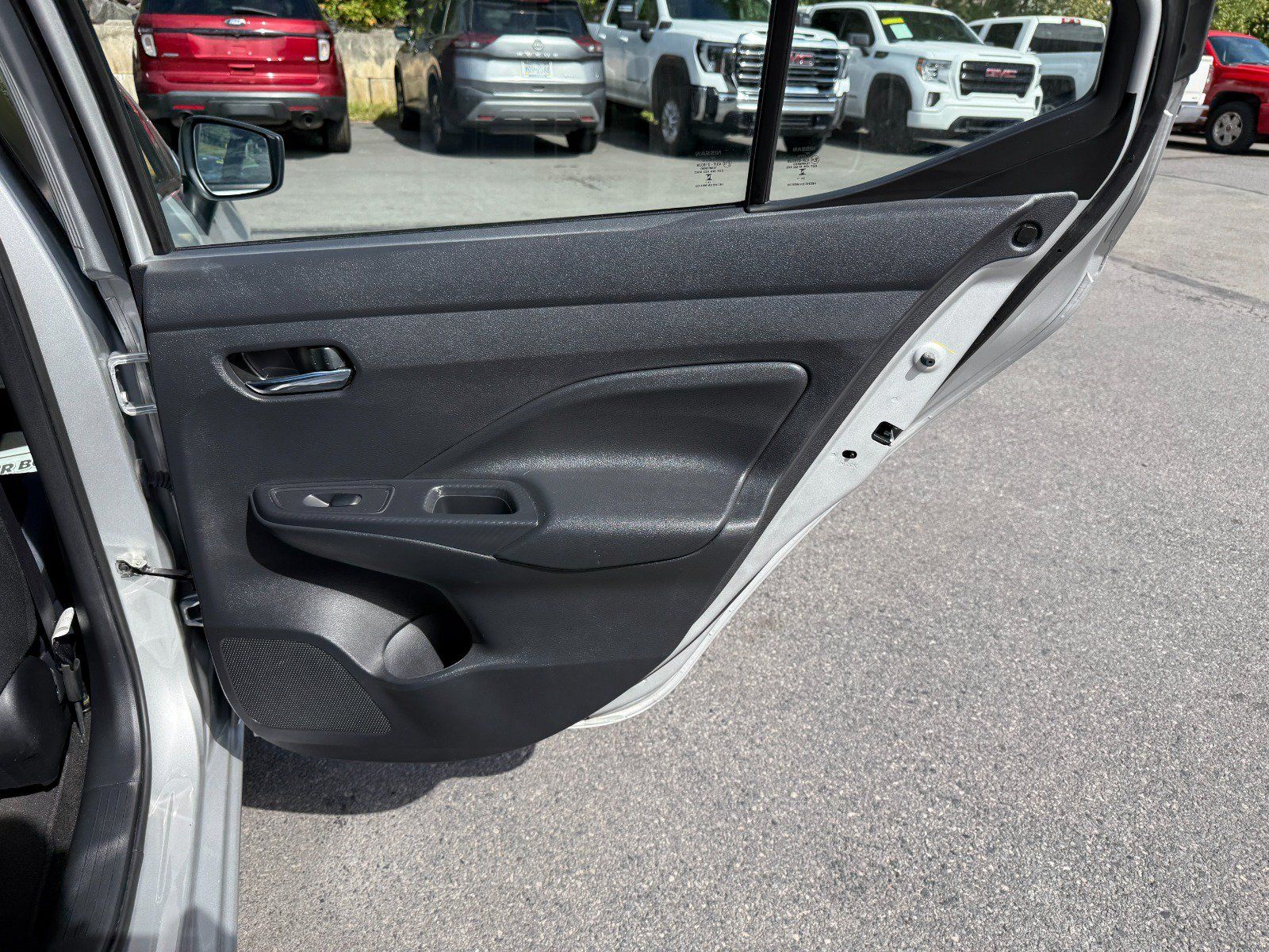 Used 2025 Nissan Versa SV FWD image 20
