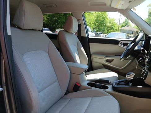 Used 2022 Kia Soul LX FWD image 16