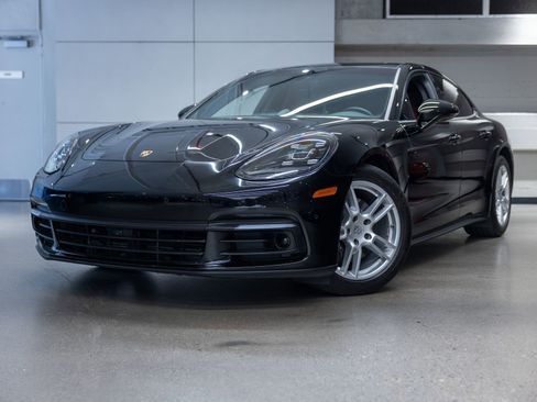 Certified 2020 Porsche Panamera image 1